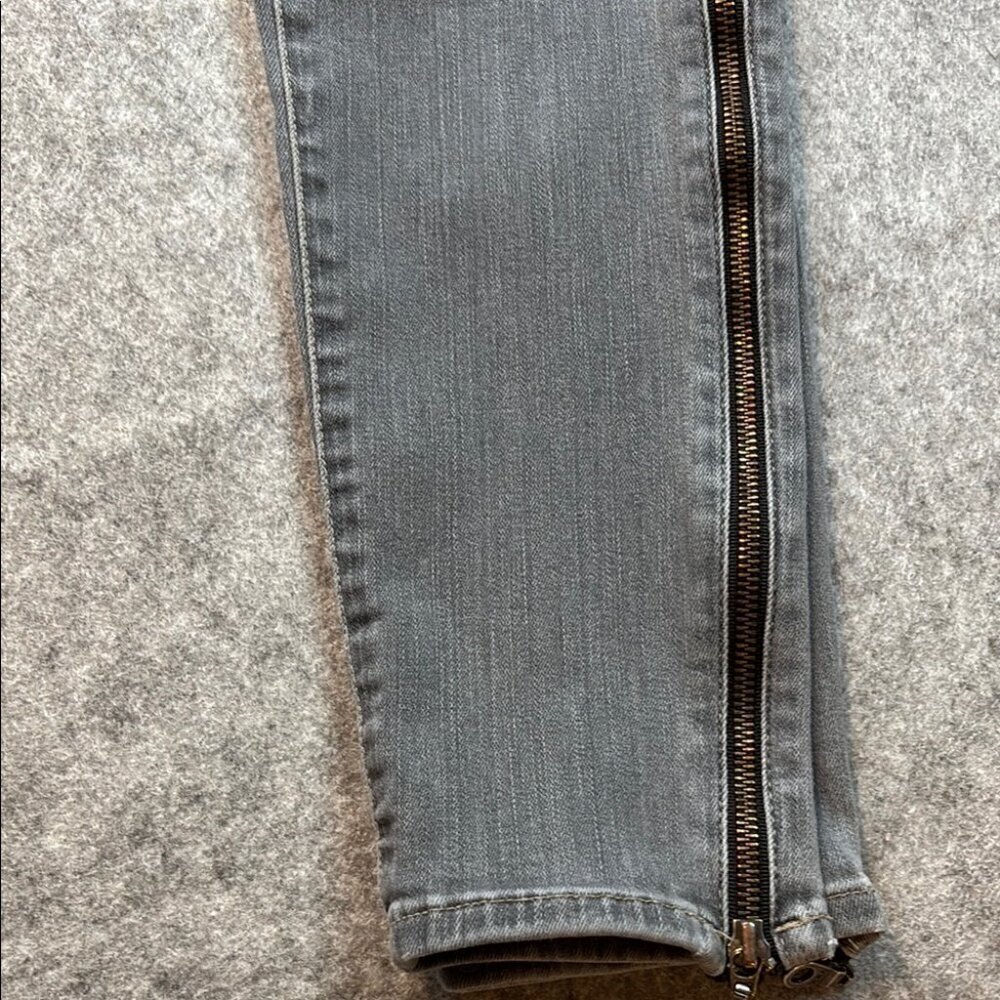 AG The Camila Super Skinny Jeans โ Size 27R | Distressed Gray ๐ - Picture 3 of 16